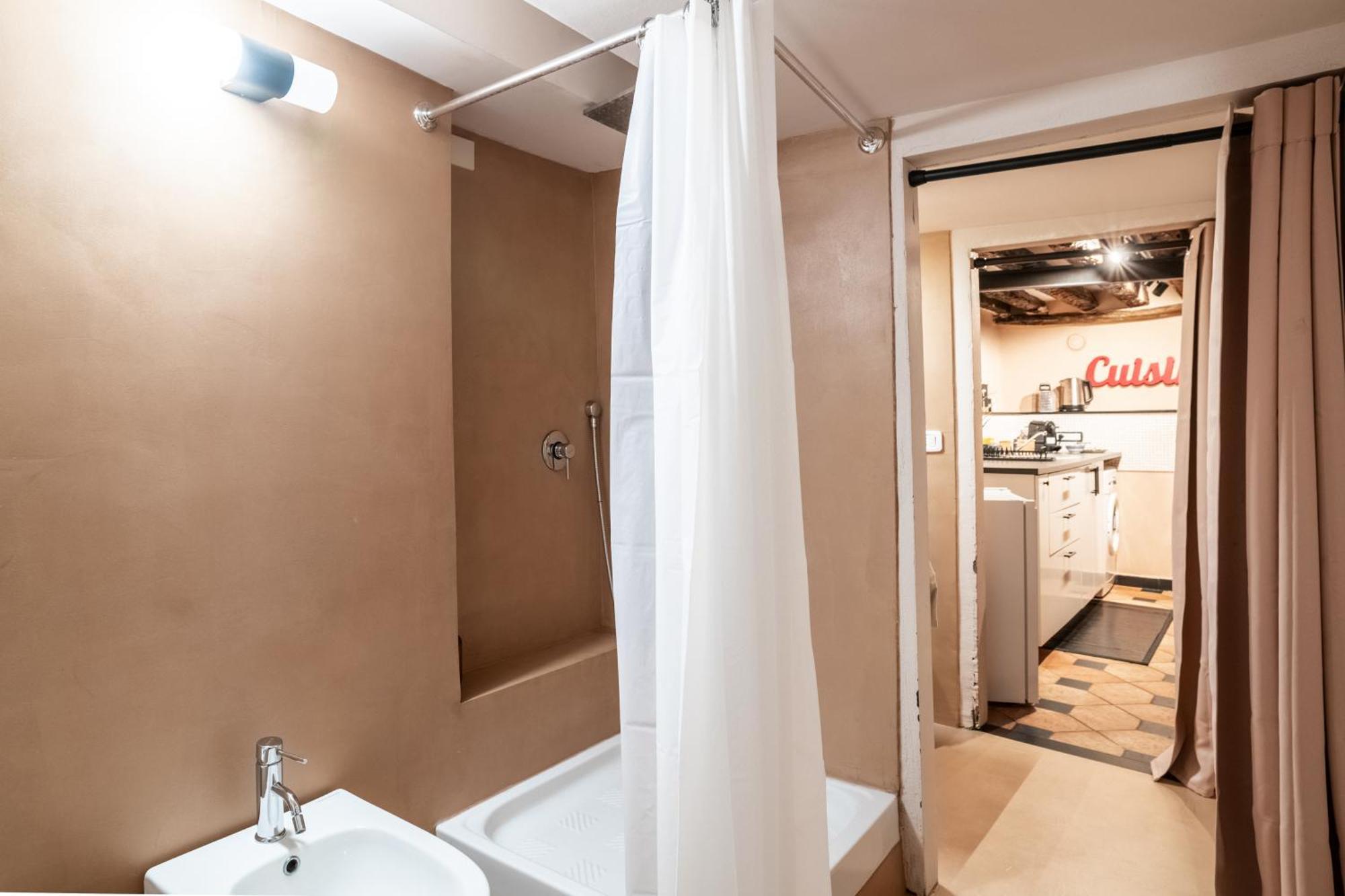 Апартаменты Giano Host - San Bernardo Генуя Экстерьер фото